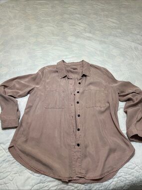 Universal Thread Dusty Mauve Casual Button-Down Shirt with Black Buttons